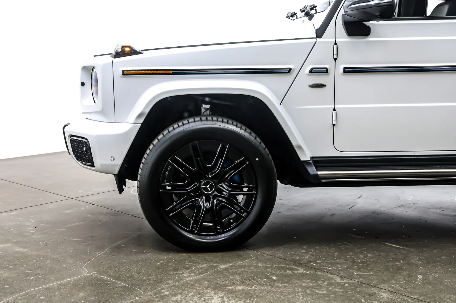 2025 Mercedes-Benz G-Class G580 - Photo 10