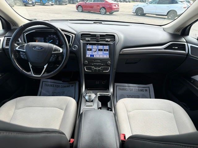 Used 2019 Oxford White Ford SE image 26