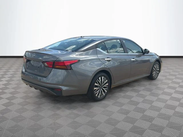 Used 2025 Gray Nissan 2.5 SV image 7