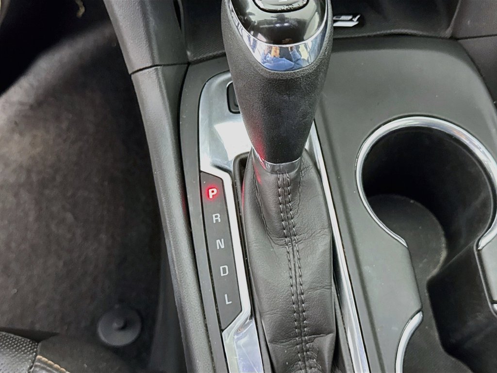 Used 2020 Iridescent Pearl Tricoat Chevrolet Premier image 19