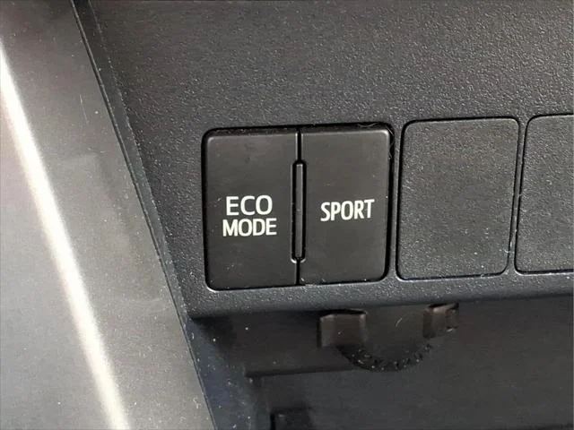 Certified Used 2017 SUPER WHITE Toyota  image 17