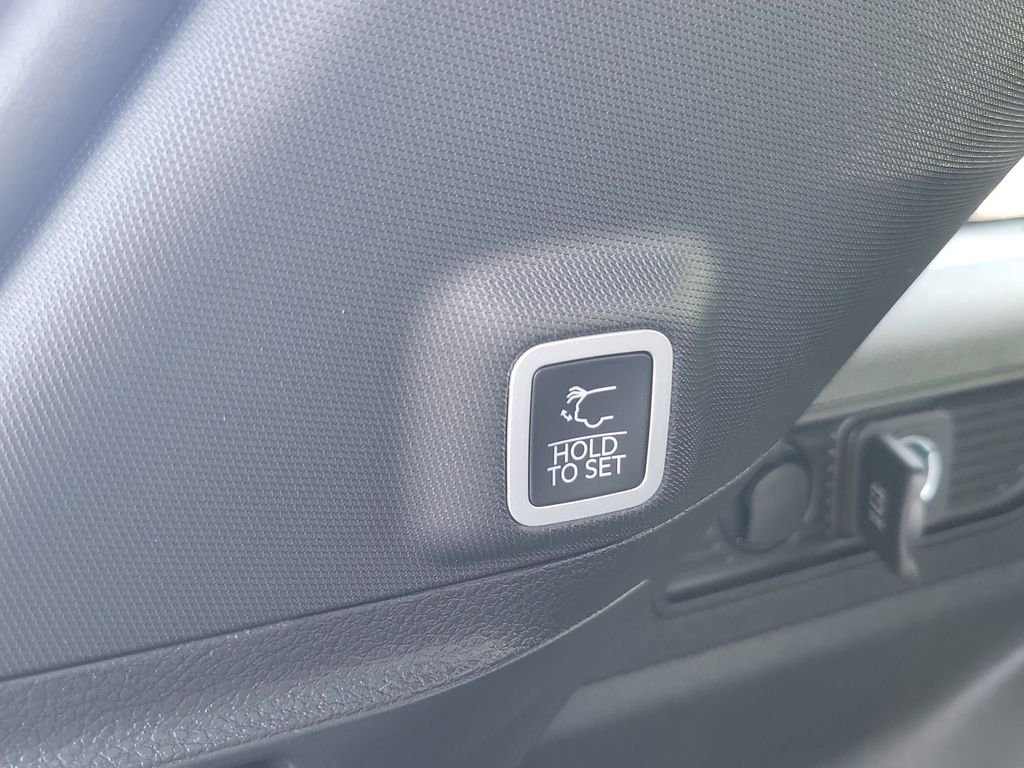 New 2026 Silver Zynith Jeep Laredo X image 10