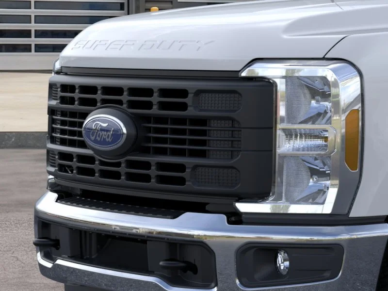 New 2026 Oxford White Ford F-350® XL image 17