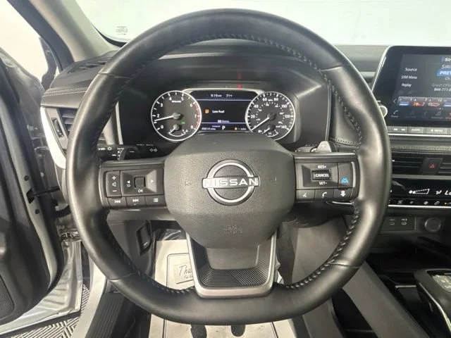Used 2025 Silver Nissan SV image 4