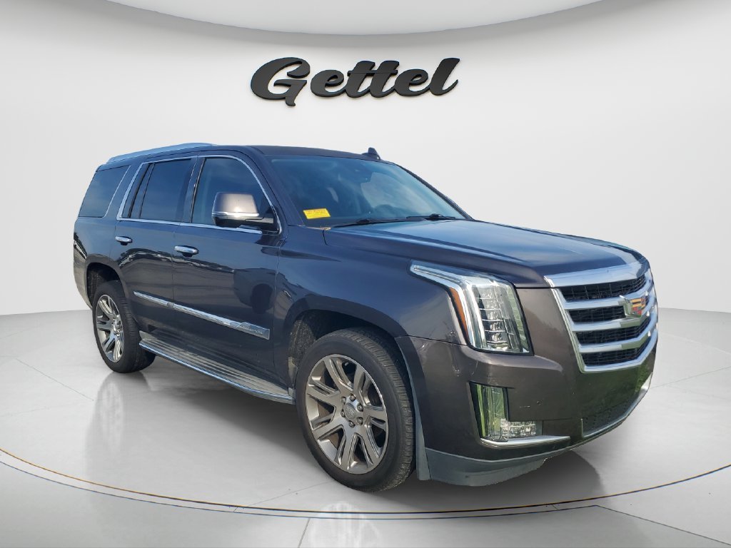 Used 2016 DARK GRANITE METALLIC Cadillac Luxury Collection image 2