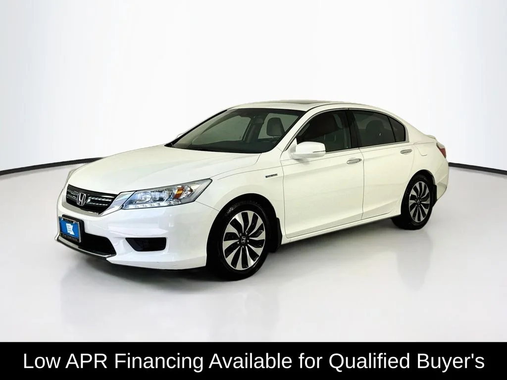 Used 2015 White Honda Touring image 3