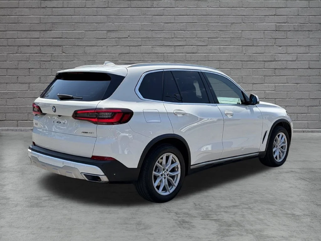 Used 2022 Alpine White BMW xDrive40i image 17