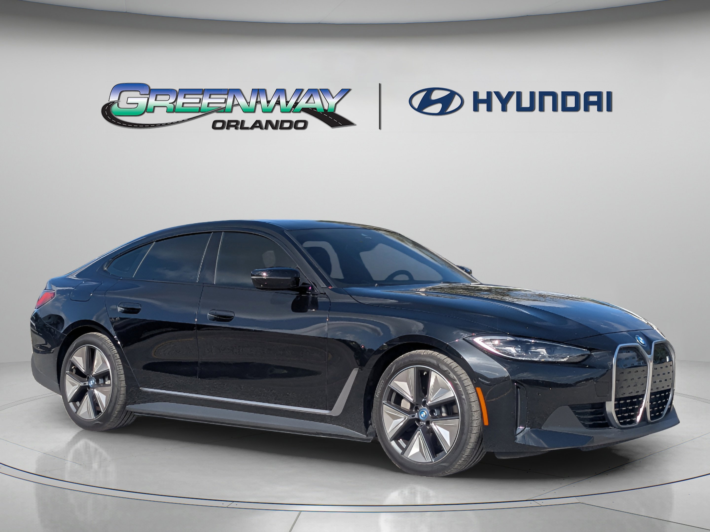 2023 BMW i4 eDrive40's photo