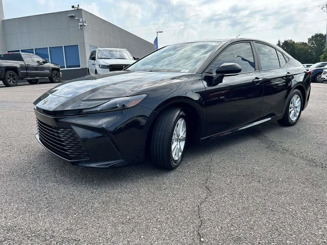 Used 2025  Toyota LE image 7