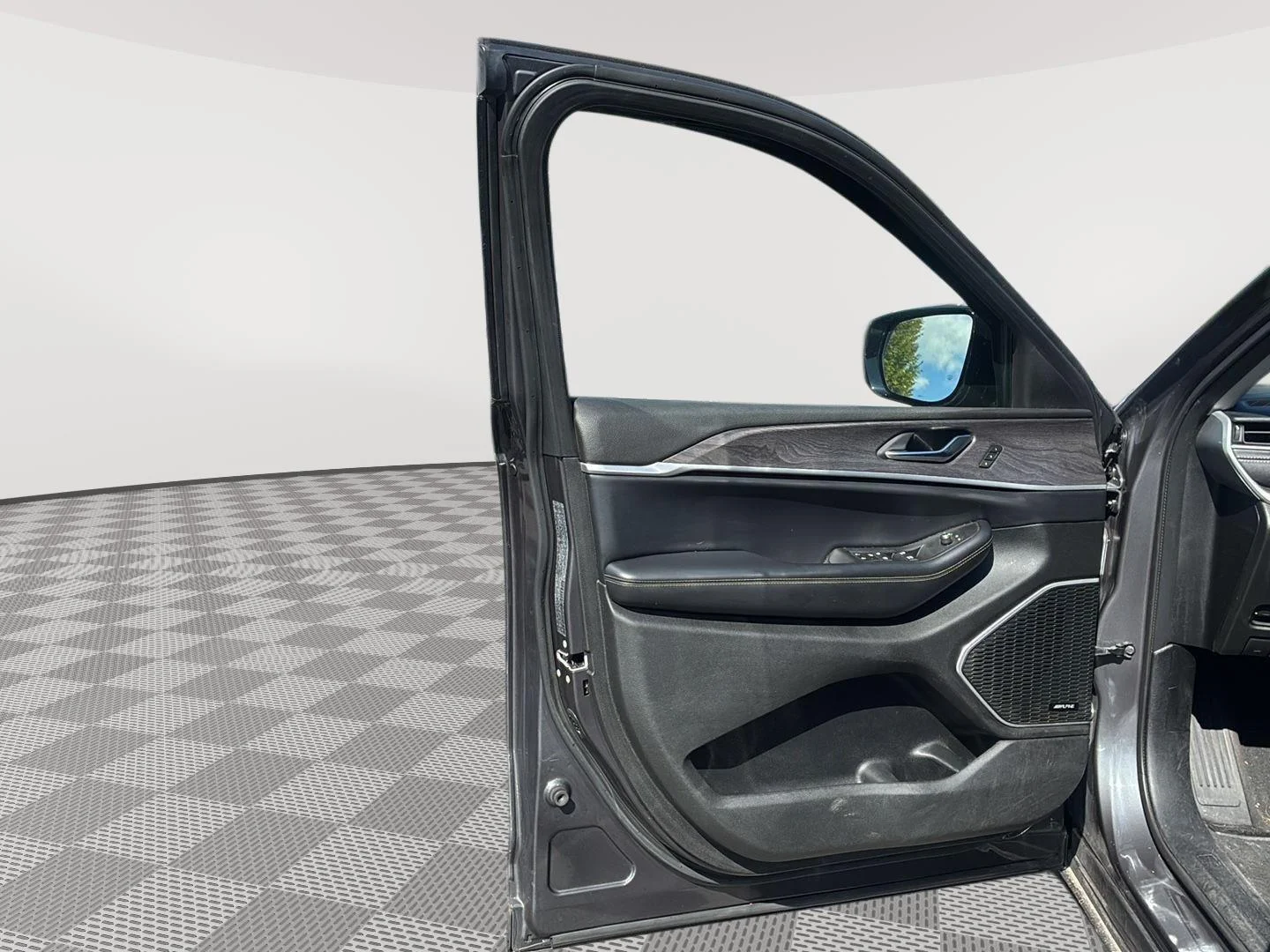 Used 2021 Silver Zynith Jeep Limited image 23