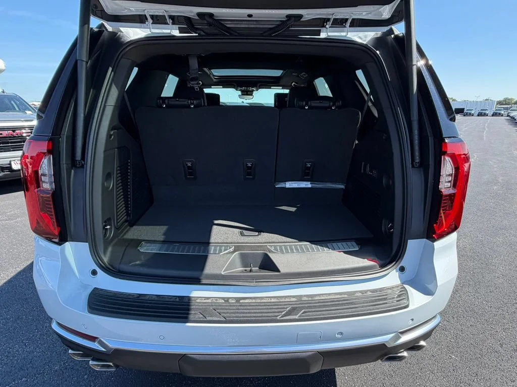 2026 GMC Yukon Denali - Photo 12