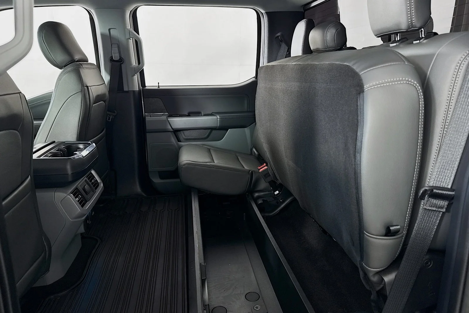 Used 2024 Oxford White Ford XLT 4X4 Supercrew image 9