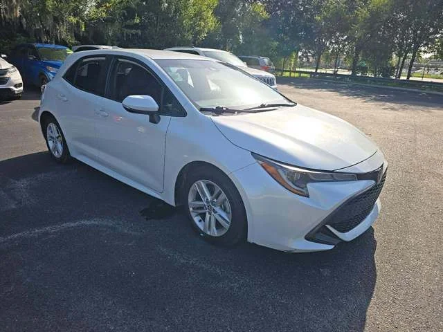 Used 2021 Pearl Toyota SE image 1