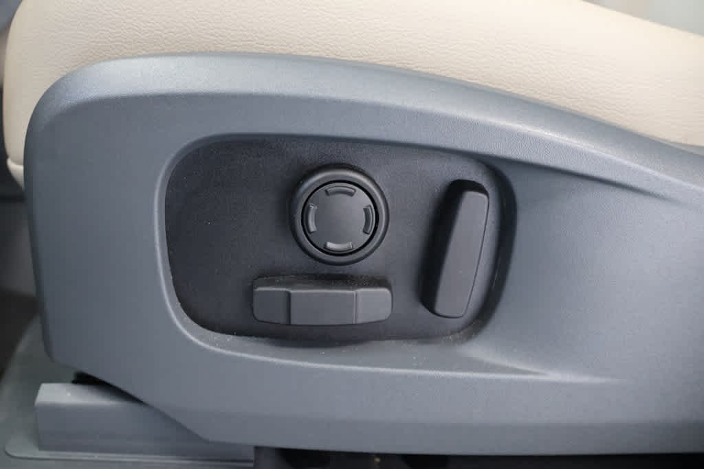 Certified Used 2024 GREEN Land Rover SE image 13