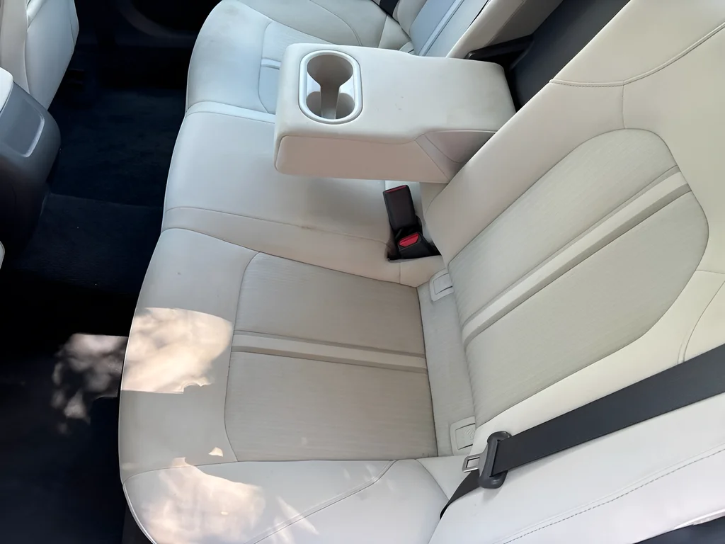 Used 2025 Silver Hyundai SEL image 36