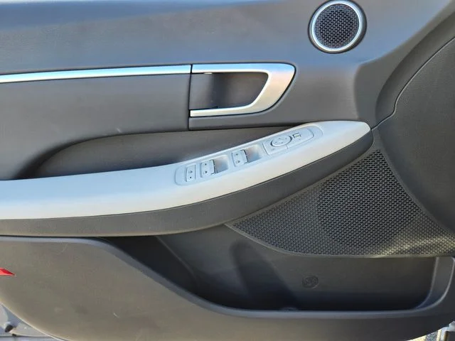 Used 2025 Blue Hyundai SEL image 34