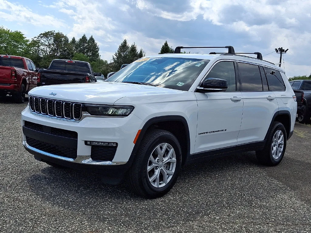Used 2023 Bright White Clearcoat Jeep Limited image 6