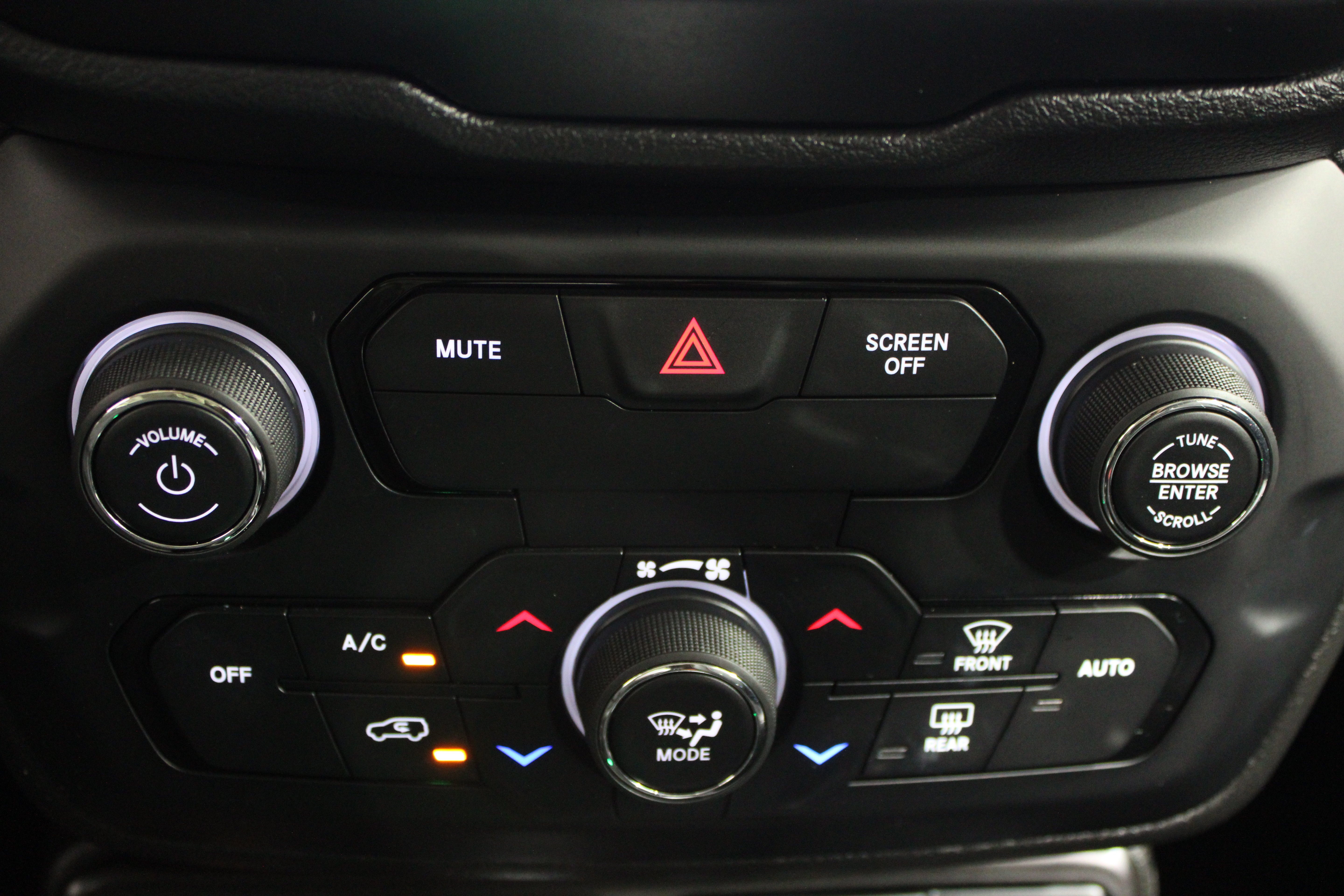 Used 2020 Alpine White Clearcoat Jeep Limited image 15