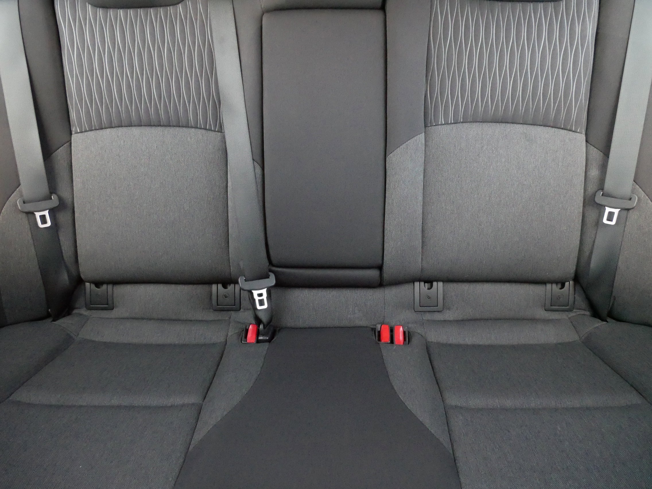 2025 Toyota Camry LE - Photo 10