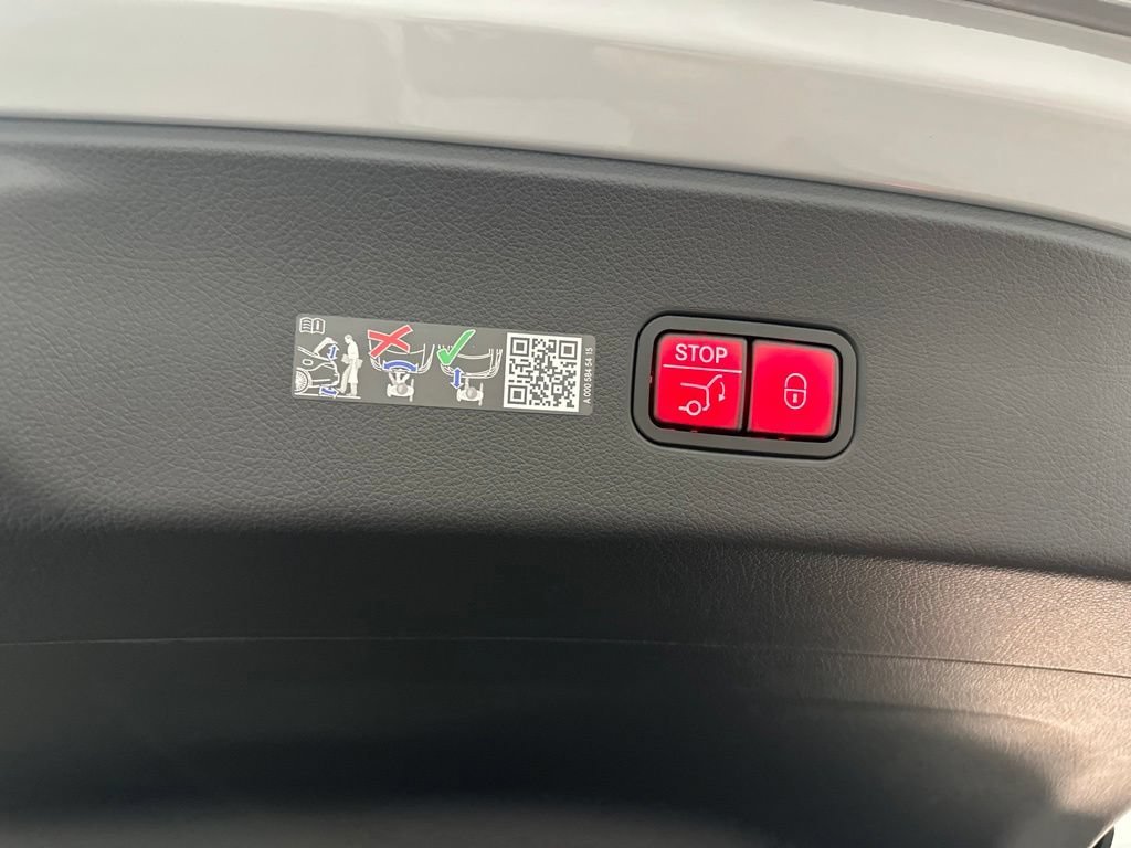 New 2026 MANUFAKTUR Alpine Grey Mercedes-Benz GLC 300 image 59