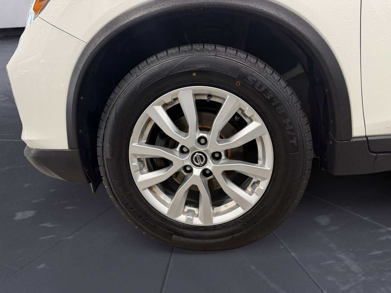 Used 2019 Glacier White Nissan SV image 41