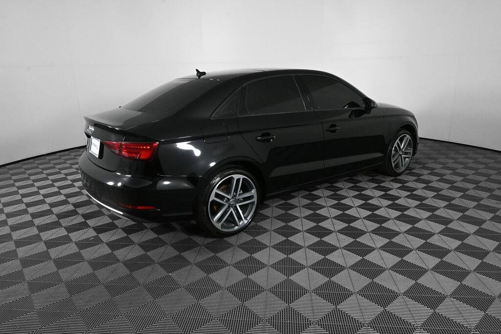 Used 2018 Brilliant Black Audi Premium image 25