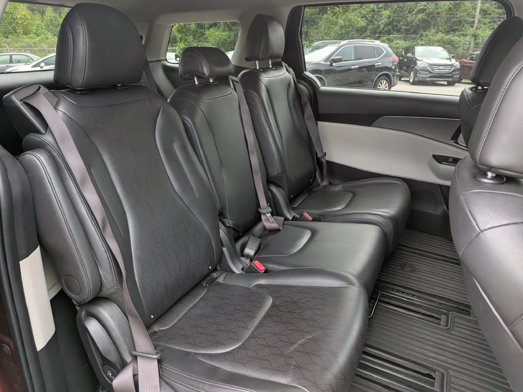 Used 2024 Red Kia LX image 23