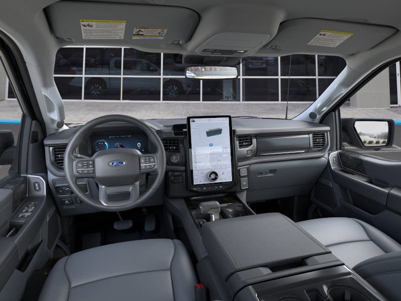 2025 Ford F-150 Lightning Flash - Photo 9