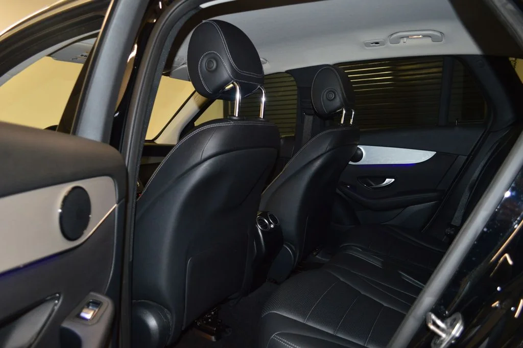 Used 2022 Black Mercedes-Benz GLC 300 image 33