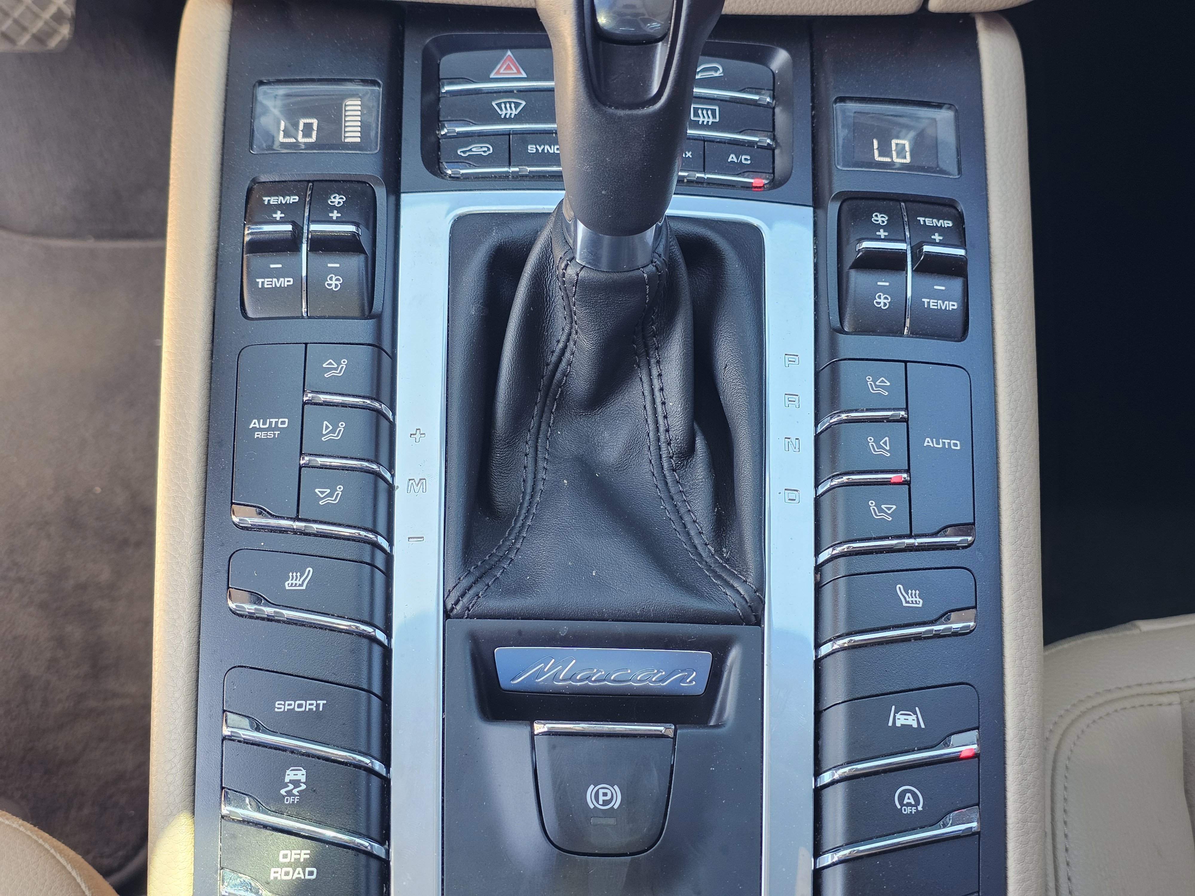 2021 Porsche Macan Base - Photo 27
