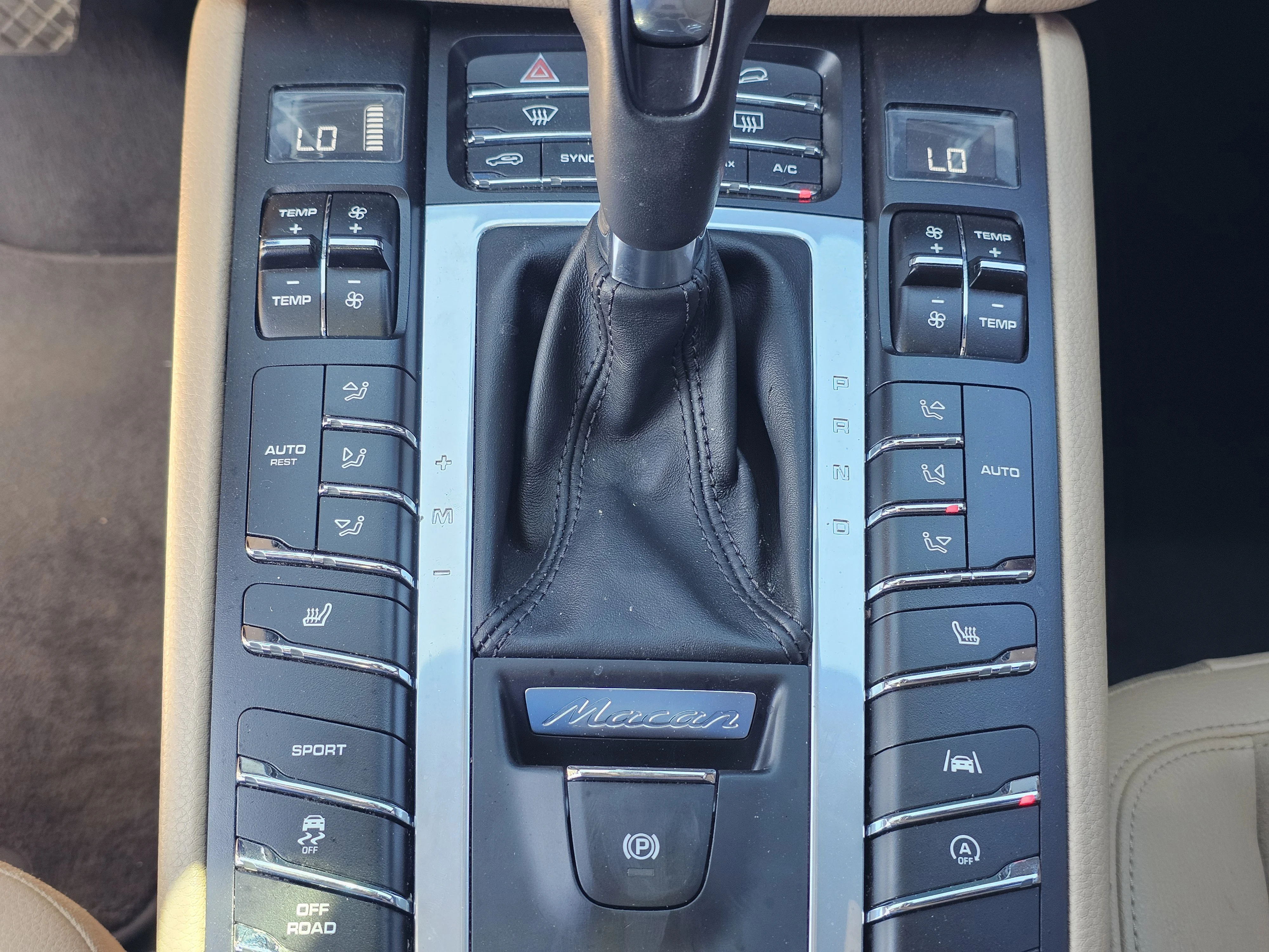2021 Porsche Macan Base - Photo 27