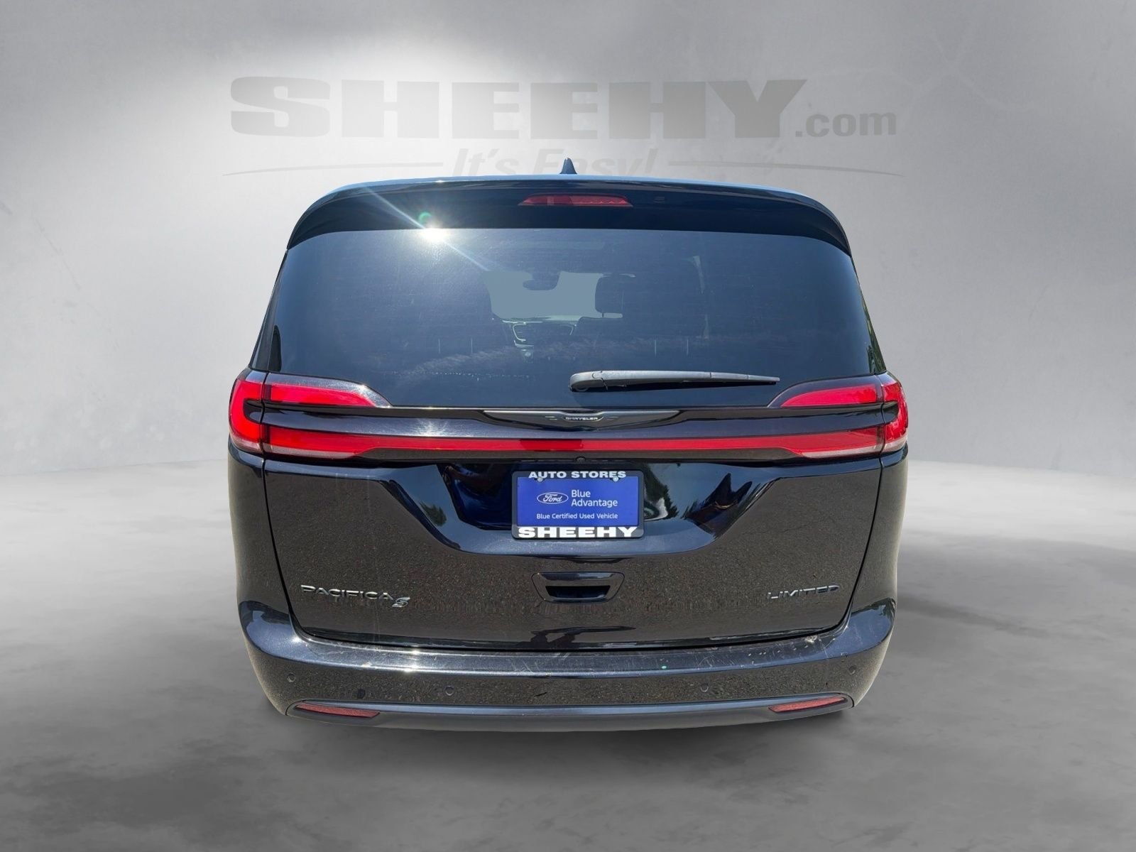 Used 2025 Black Chrysler Limited image 15