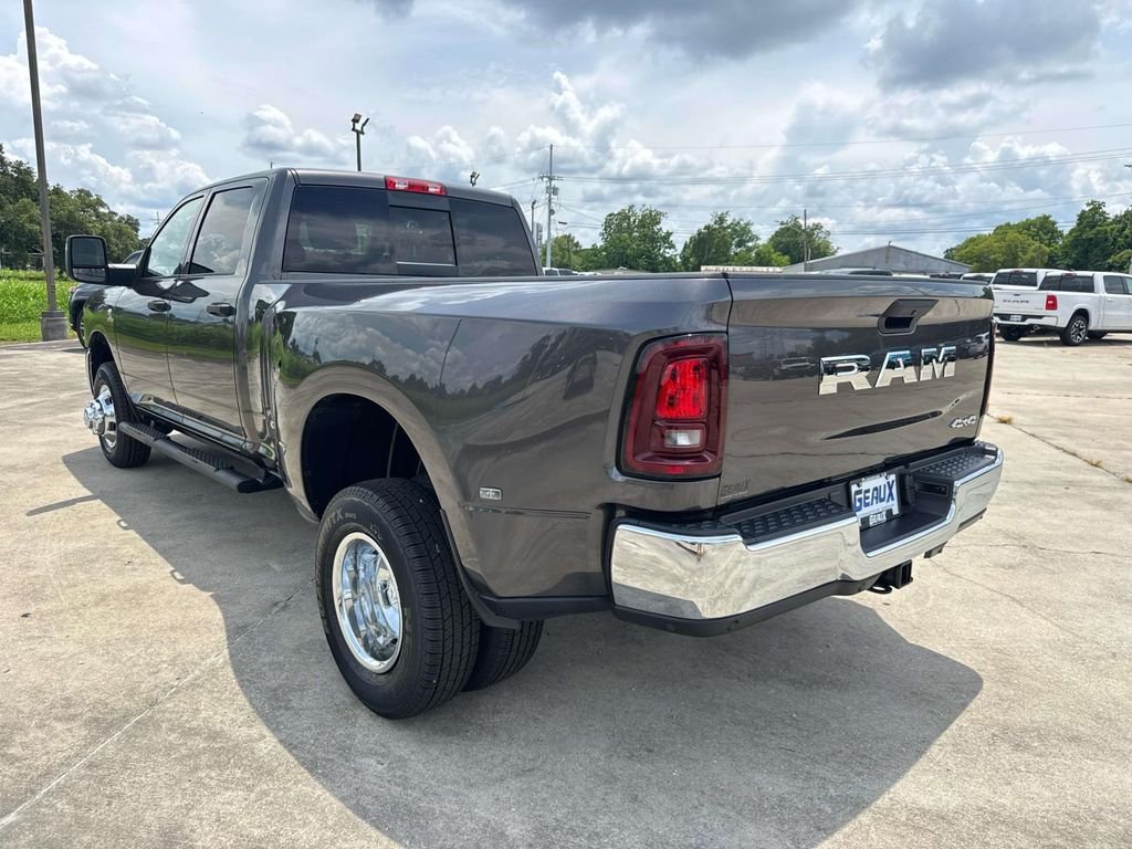 New 2026 Granite Crystal Metallic Clear-Coat Exterior Paint RAM Tradesman image 14