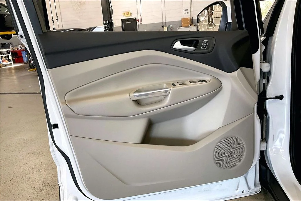 Used 2019 White Ford SEL image 22
