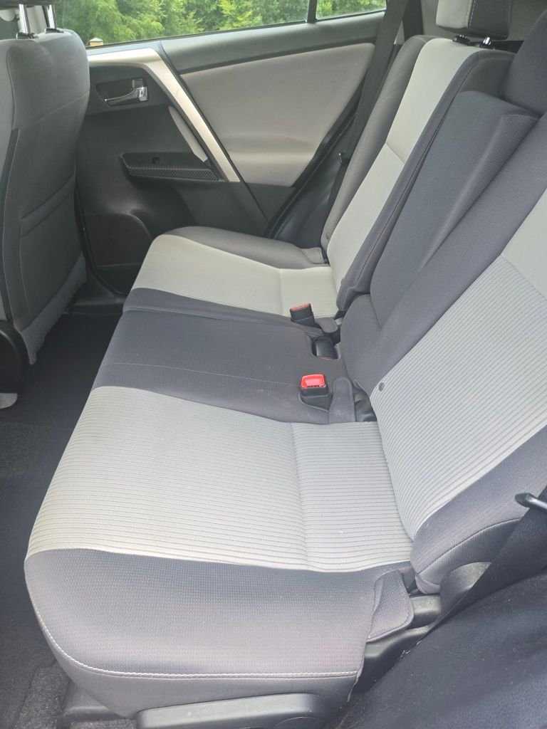 Used 2015 Blue Toyota XLE image 9
