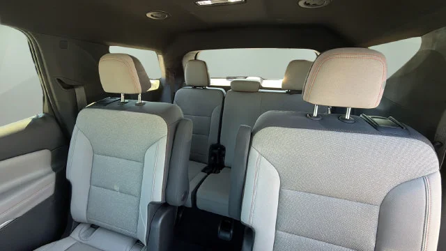 Used 2026 Summit White Chevrolet LT image 39