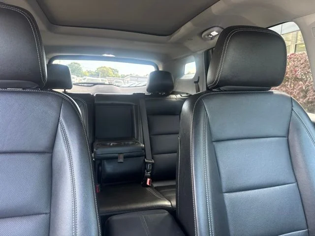 Used 2023 Silver GMC SLT image 31
