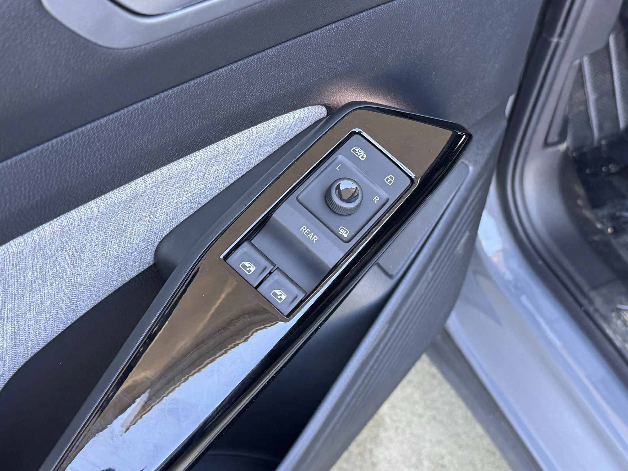 New 2026 Pure Gray Volkswagen Pro image 12