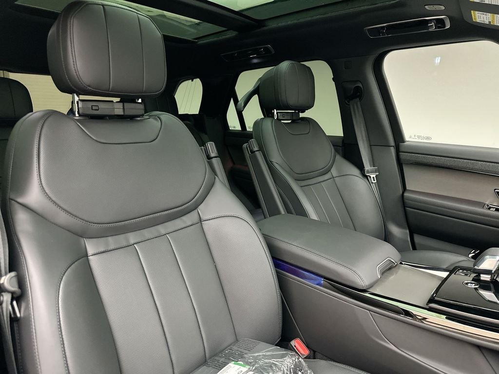 New 2026 Borasco Grey LAND ROVER SE image 14