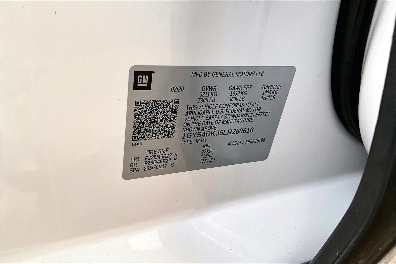 Used 2020 Crystal White Tricoat Cadillac Platinum image 34