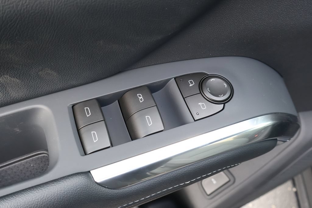 2027 Chevrolet Traverse LT - Photo 17
