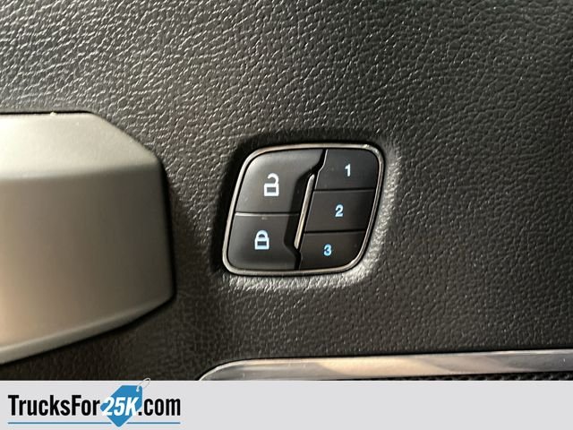 Used 2018 Ingot Silver Metallic Ford Lariat image 28