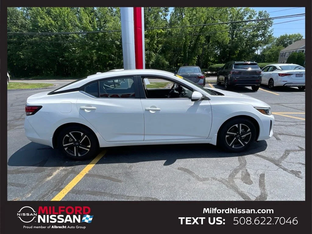 2025 Nissan Sentra SV - Photo 6