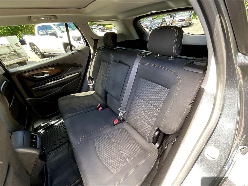 Used 2018 Gray GMC SLE image 25