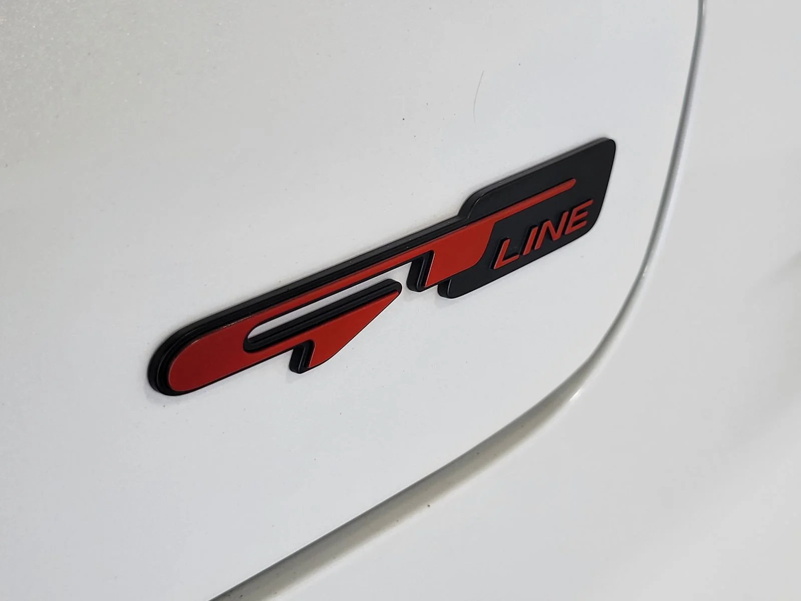 Used 2020 White Kia GT-Line image 29