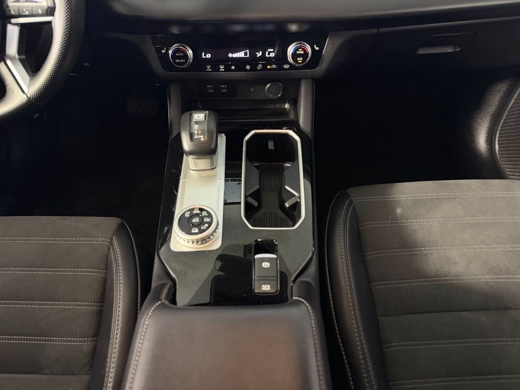 Certified Used 2025 Gray Mitsubishi SE image 17