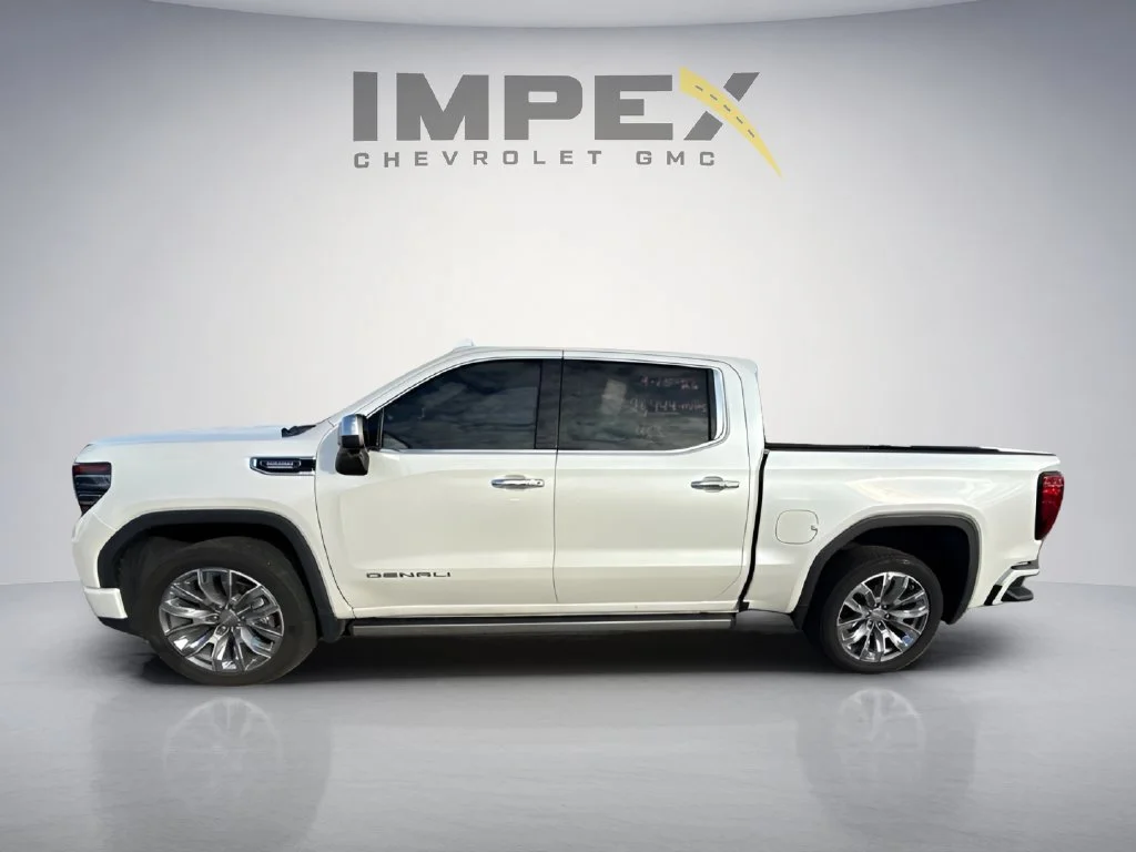 Used 2023 WHITE FROST TRICOAT GMC Denali image 2