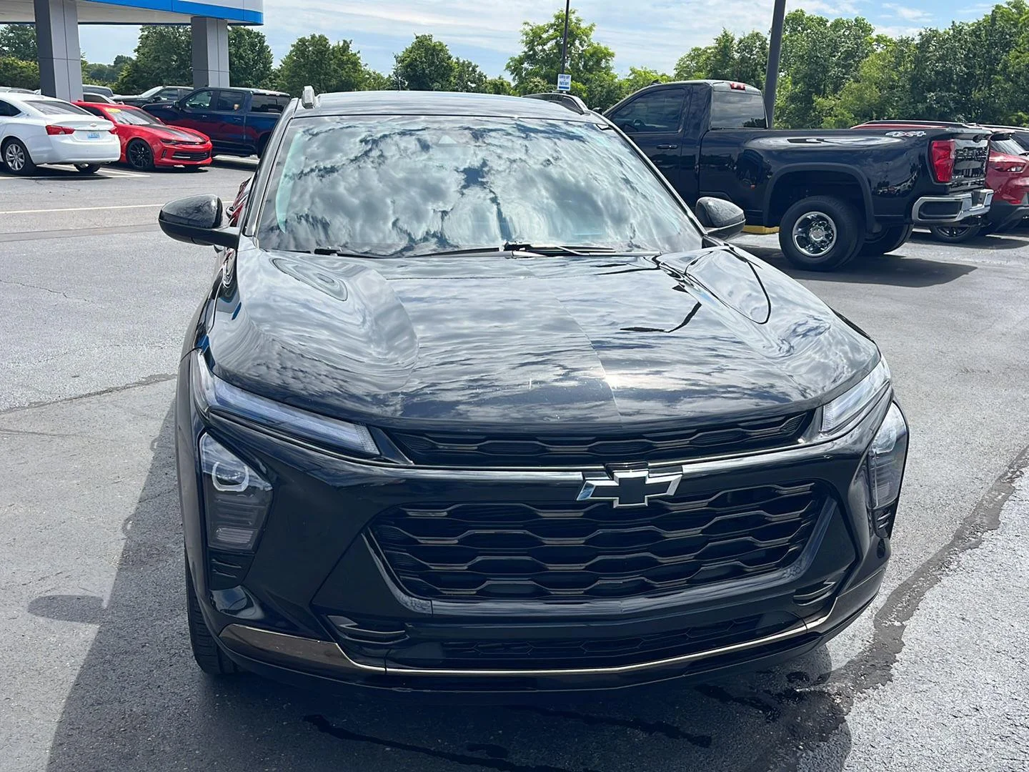 Used 2024 Mosaic Black Metallic Chevrolet ACTIV image 9