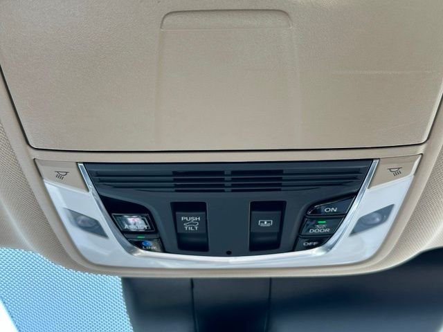 Used 2021 White Acura Advance Package image 38