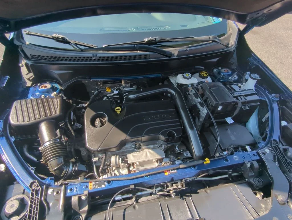 Used 2023 Blue GMC SLE image 24
